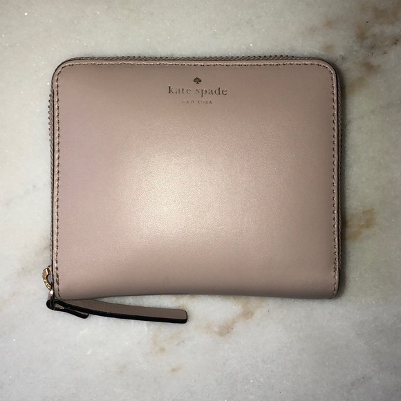 kate spade Handbags - ♠️Kate Spade♠️ Mauve pink zip wallet